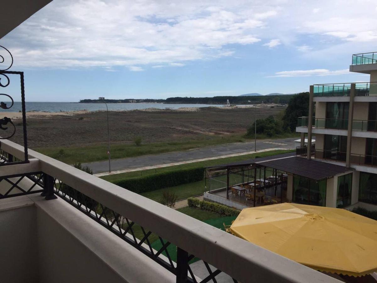 Golden Dunes Apartment