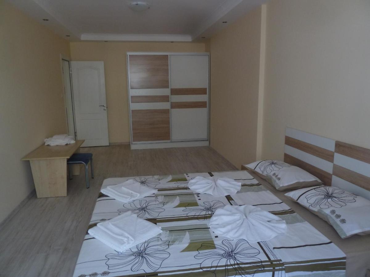 Golden Dunes Apartment *